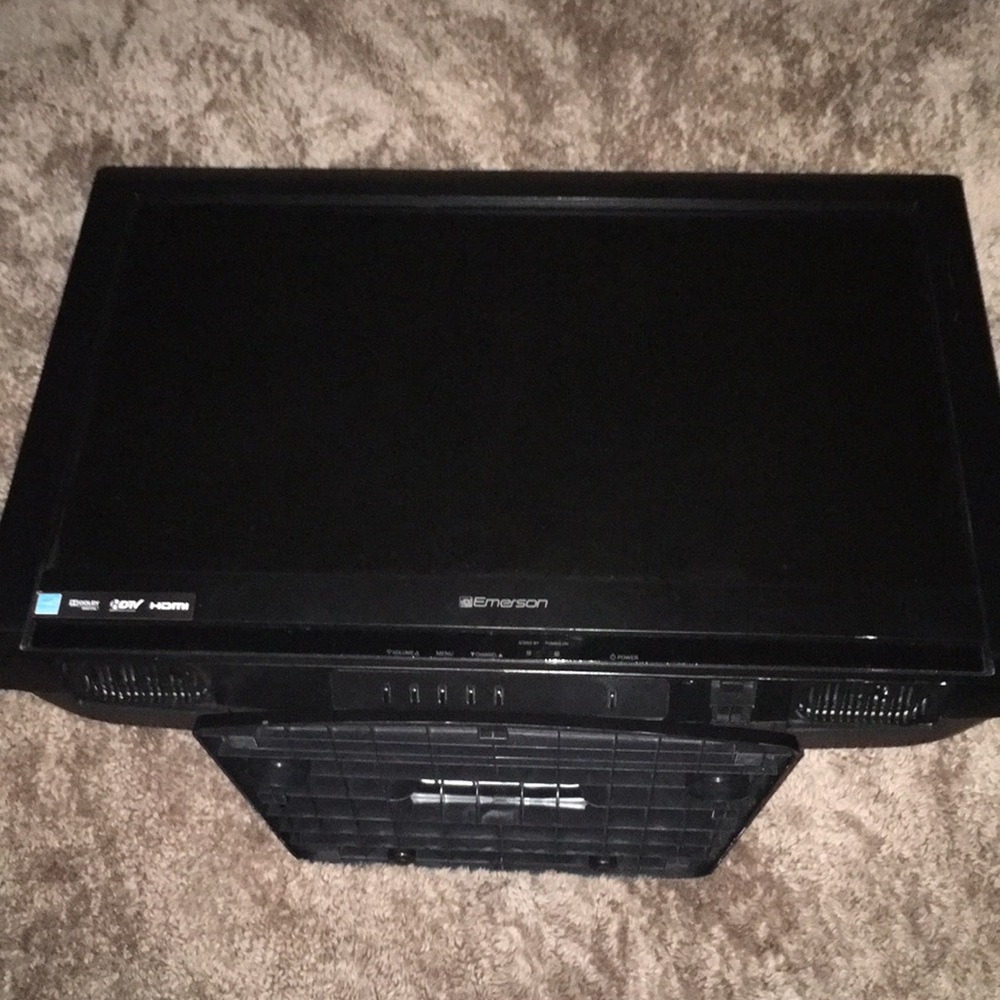 Emerson 19” LCD HDTV Model NO. LC220EM1